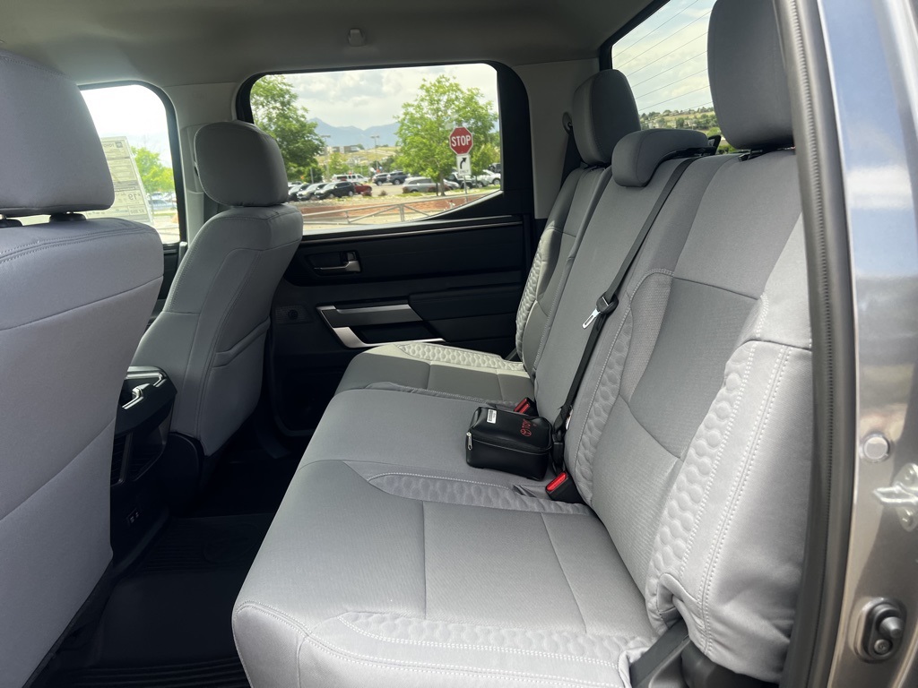 Vehicle image 18 of 28