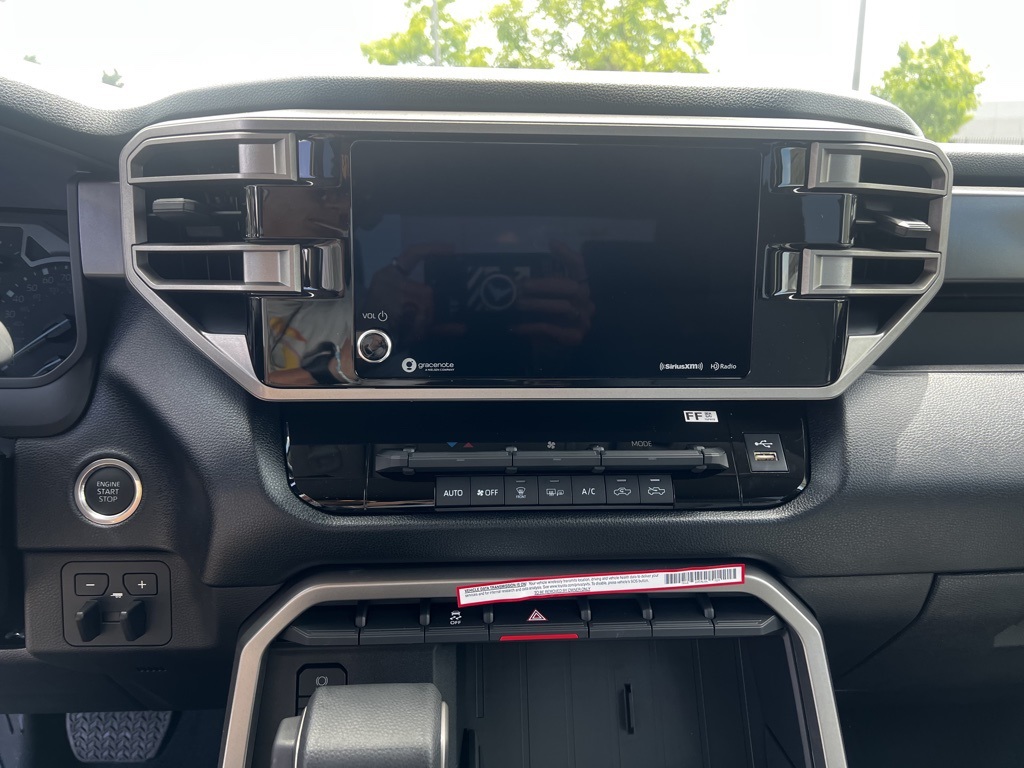 Vehicle image 12 of 28