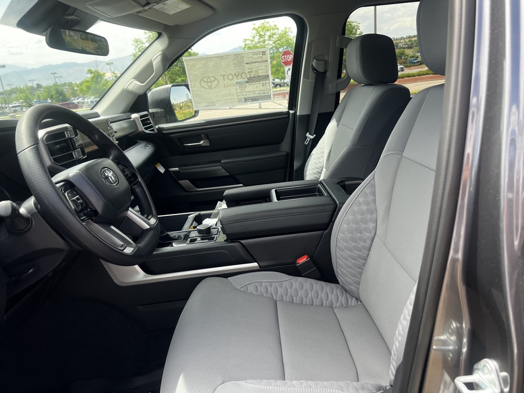 Vehicle image 16 of 28