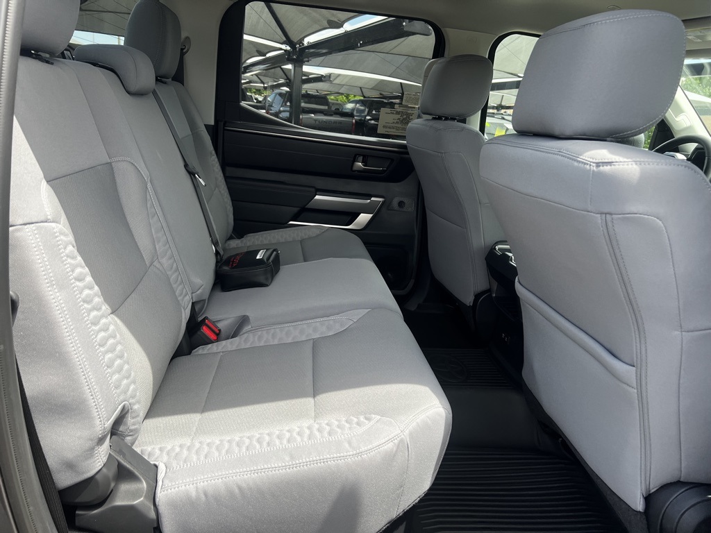 Vehicle image 22 of 28