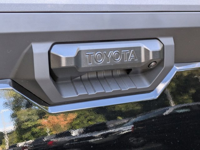 Vehicle image 32 of 54