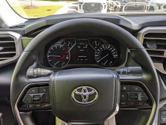 Vehicle image 10 of 54