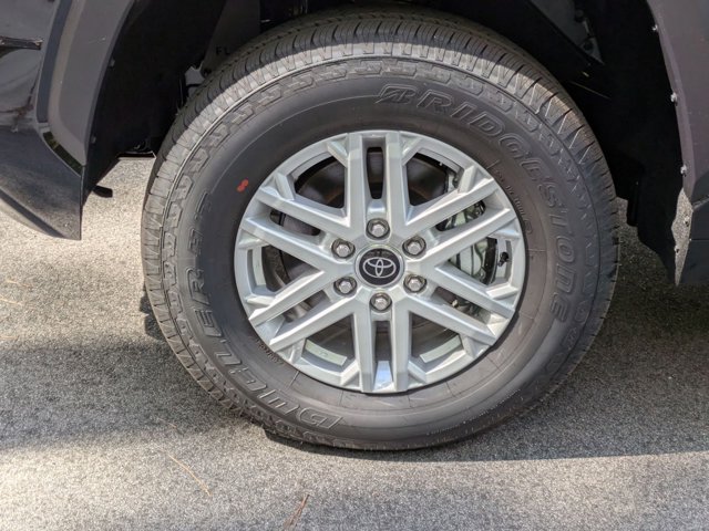 Vehicle image 33 of 54
