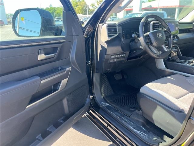 Vehicle image 14 of 32
