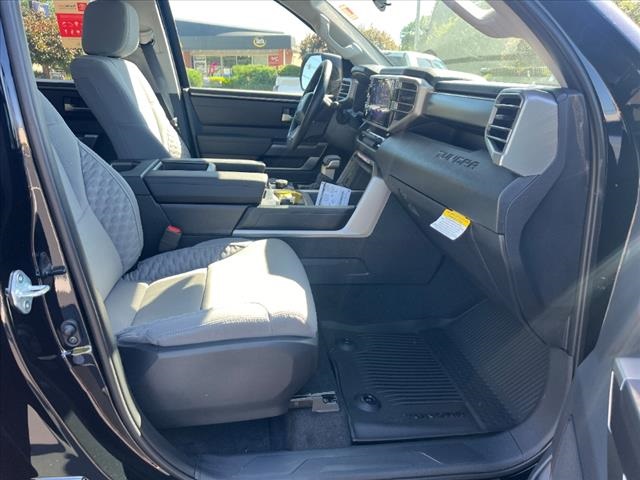 Vehicle image 15 of 32
