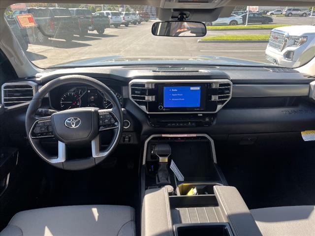 Vehicle image 7 of 32