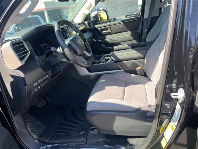 Vehicle image 8 of 32