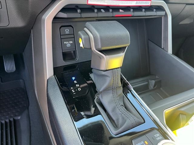 Vehicle image 22 of 32
