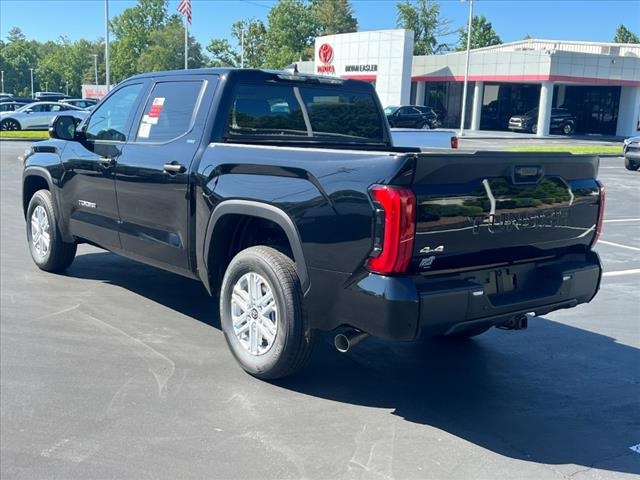 Vehicle image 5 of 32