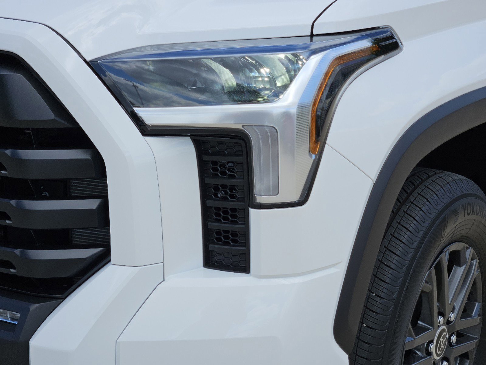 Vehicle image 6 of 23