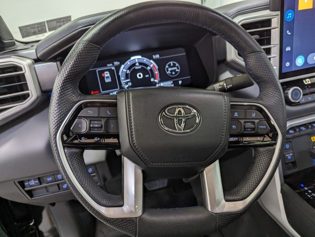 Vehicle image 19 of 33