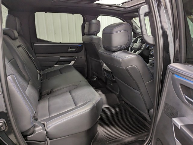 Vehicle image 29 of 33