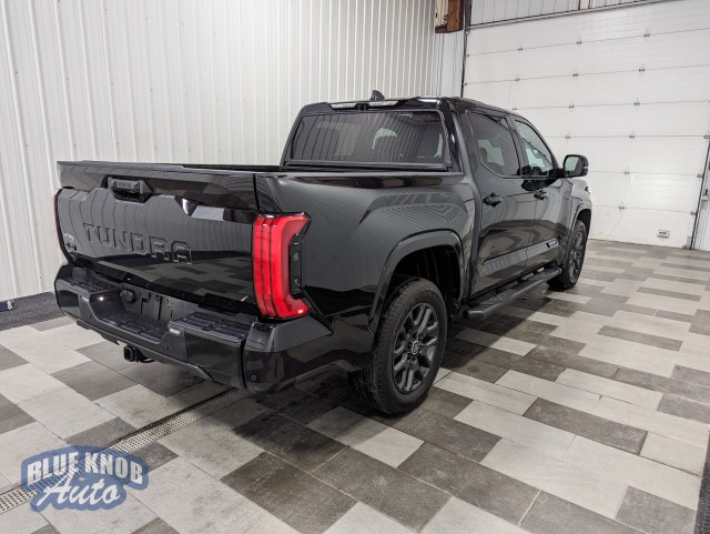Vehicle image 4 of 33