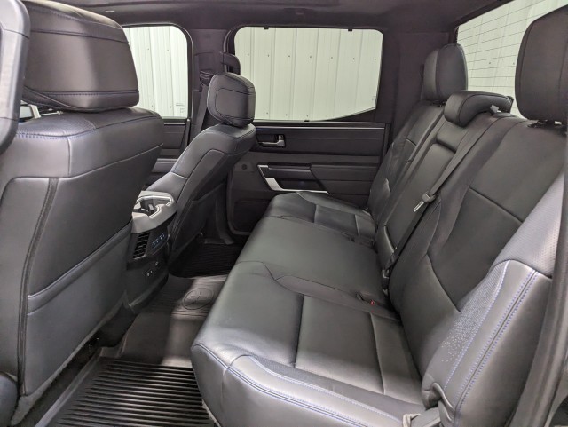 Vehicle image 10 of 33