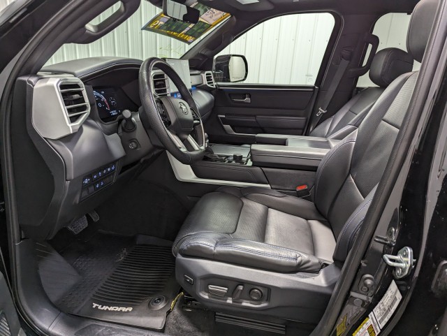 Vehicle image 15 of 33