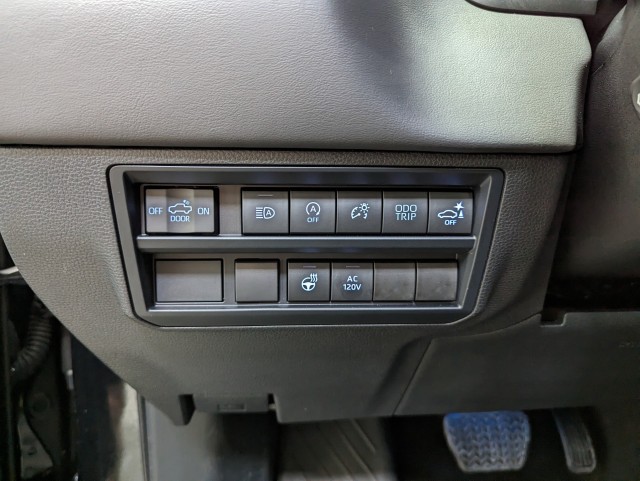 Vehicle image 17 of 33