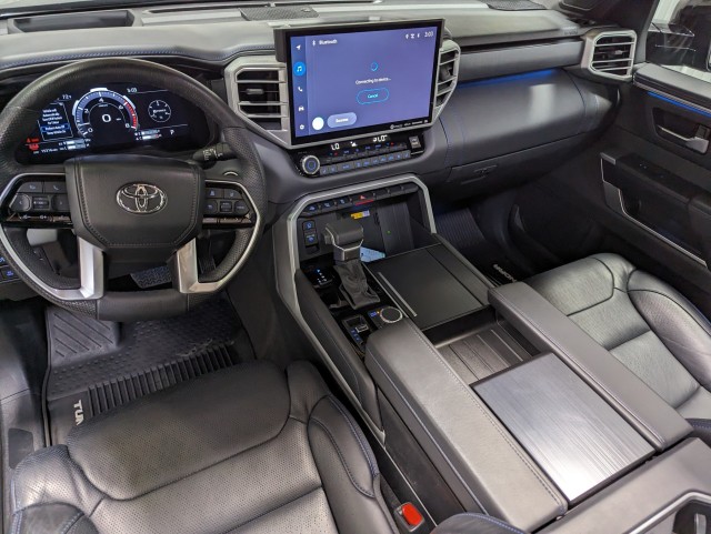 Vehicle image 11 of 33