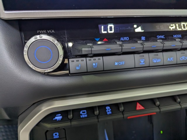 Vehicle image 24 of 33