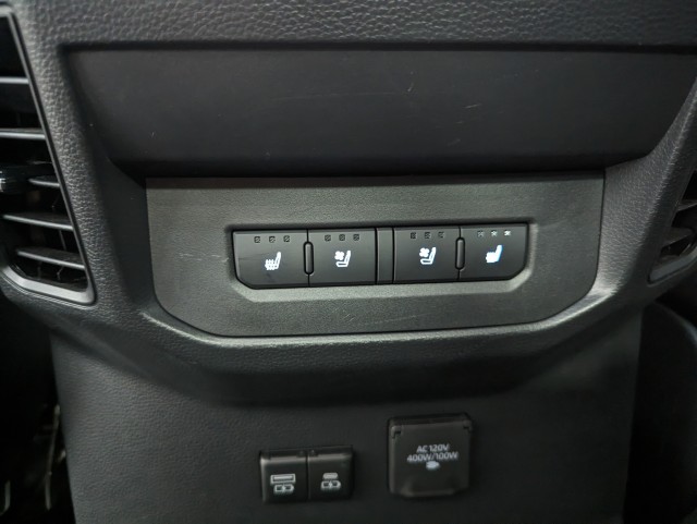 Vehicle image 12 of 33