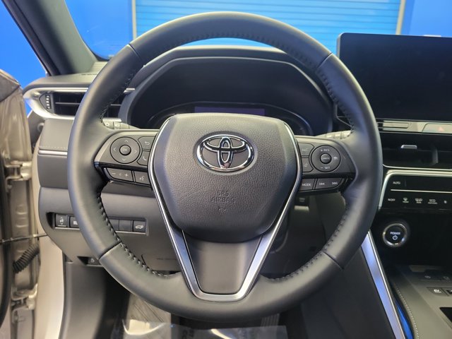Vehicle image 14 of 25