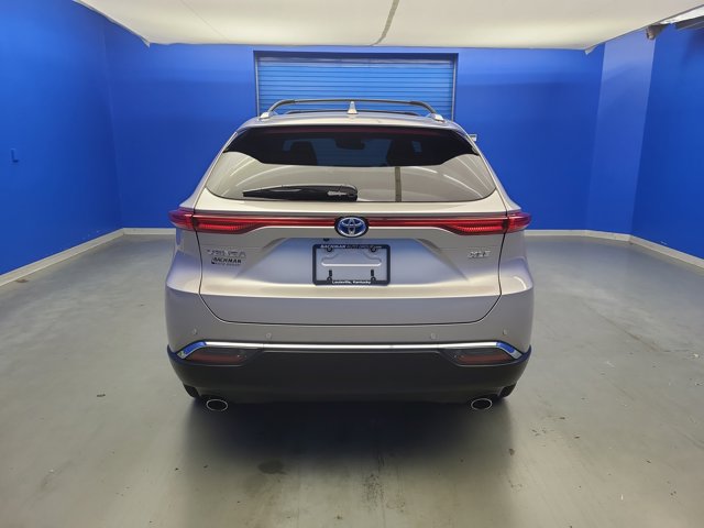Vehicle image 4 of 25