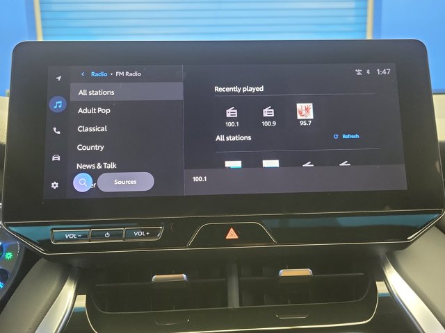 Vehicle image 18 of 25