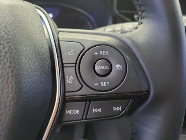 Vehicle image 16 of 25