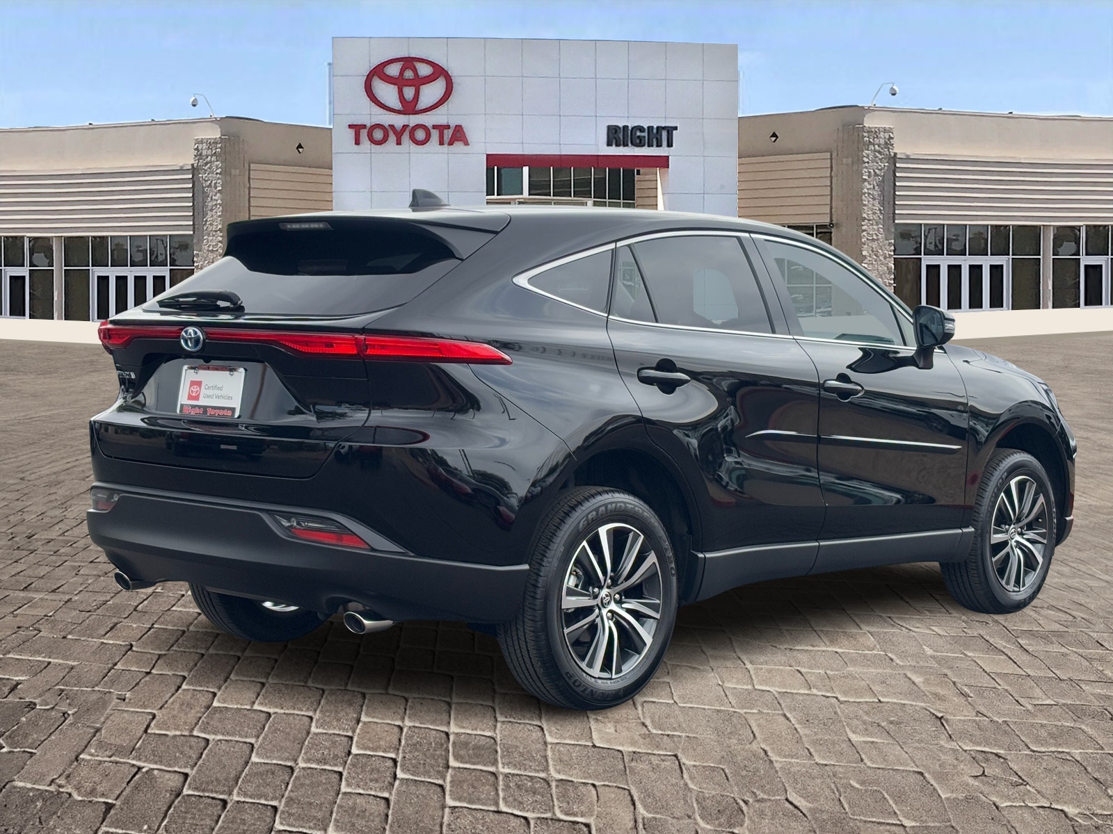 Vehicle image 3 of 31