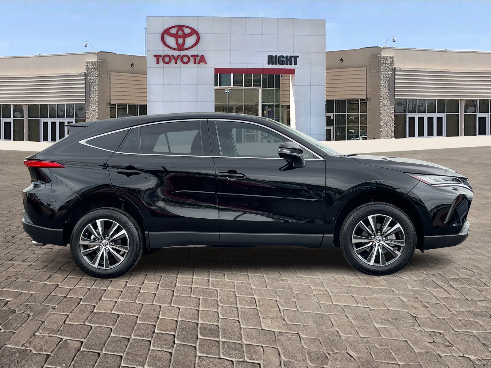 Vehicle image 7 of 31