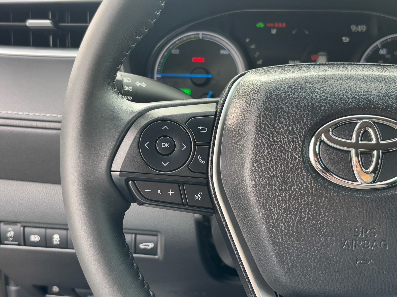 Vehicle image 21 of 31