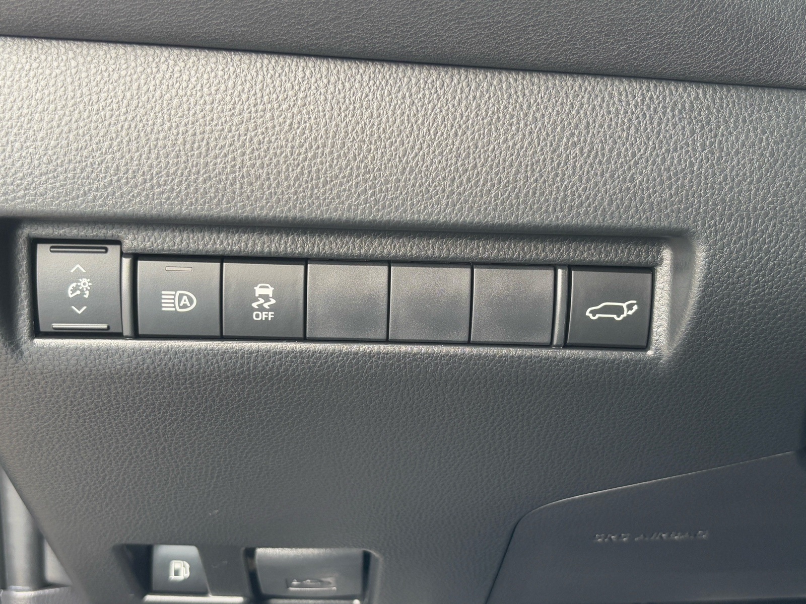 Vehicle image 28 of 31