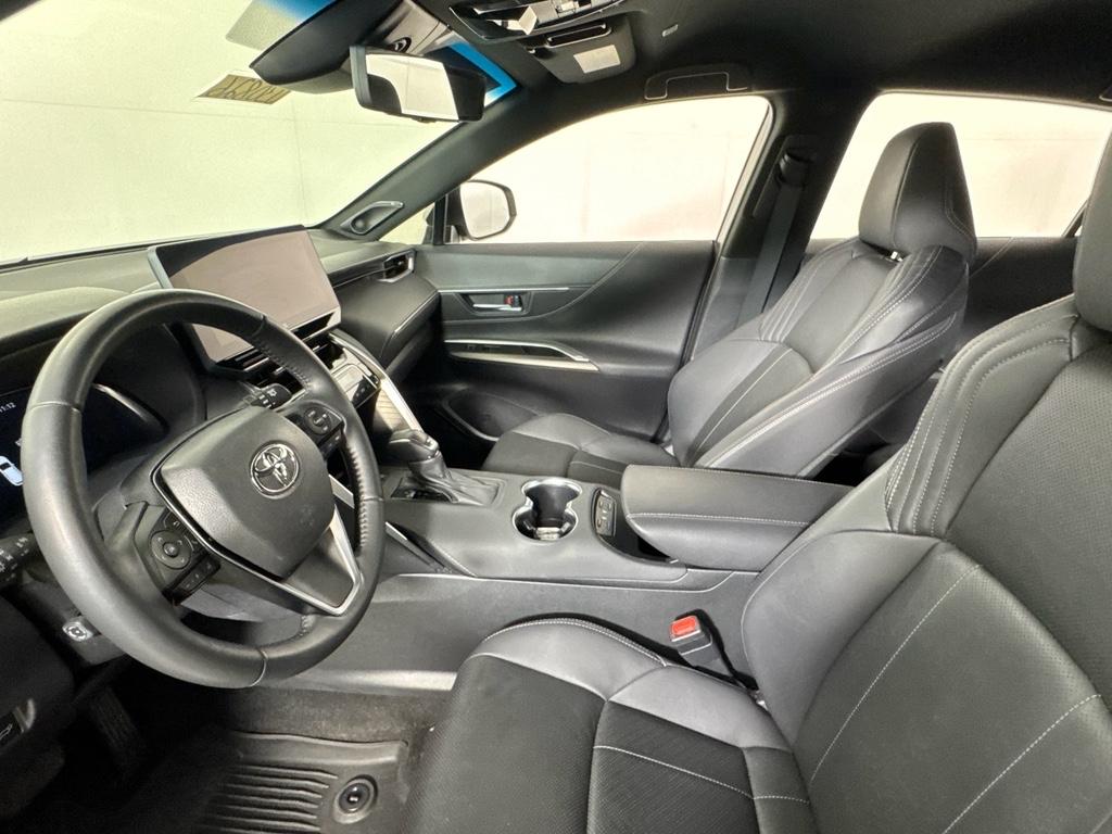 Vehicle image 16 of 31
