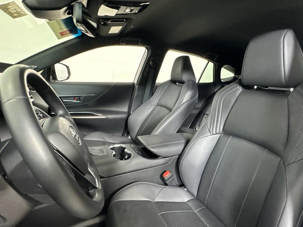 Vehicle image 14 of 31