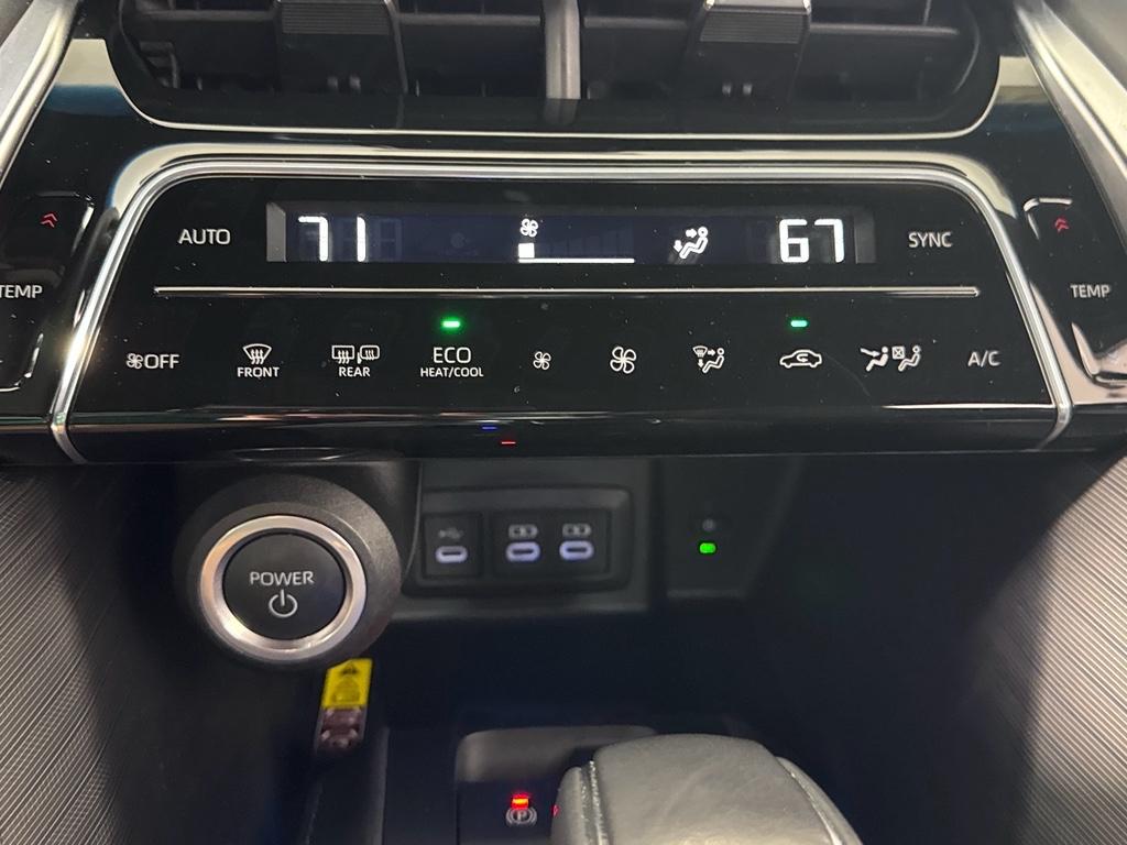 Vehicle image 23 of 31