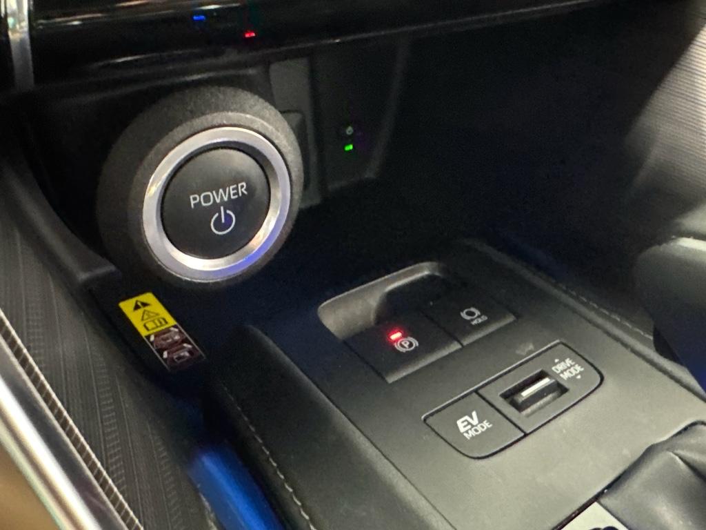 Vehicle image 24 of 31