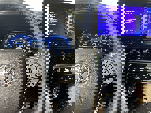 Vehicle image 17 of 31