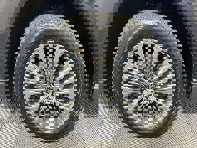 Vehicle image 11 of 31