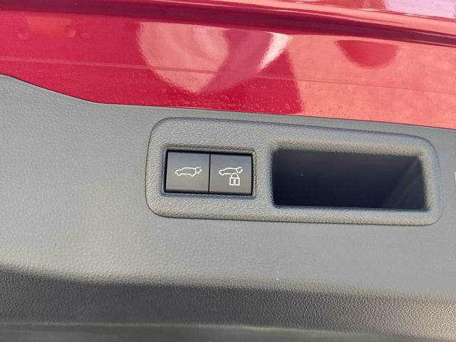 Vehicle image 37 of 64