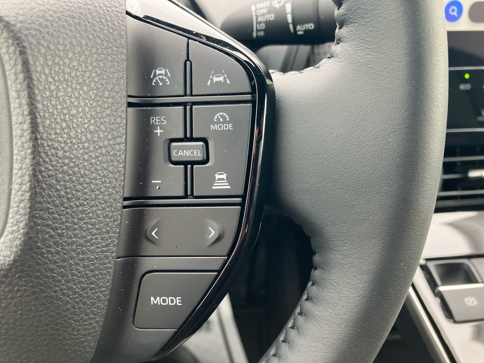 Vehicle image 17 of 38