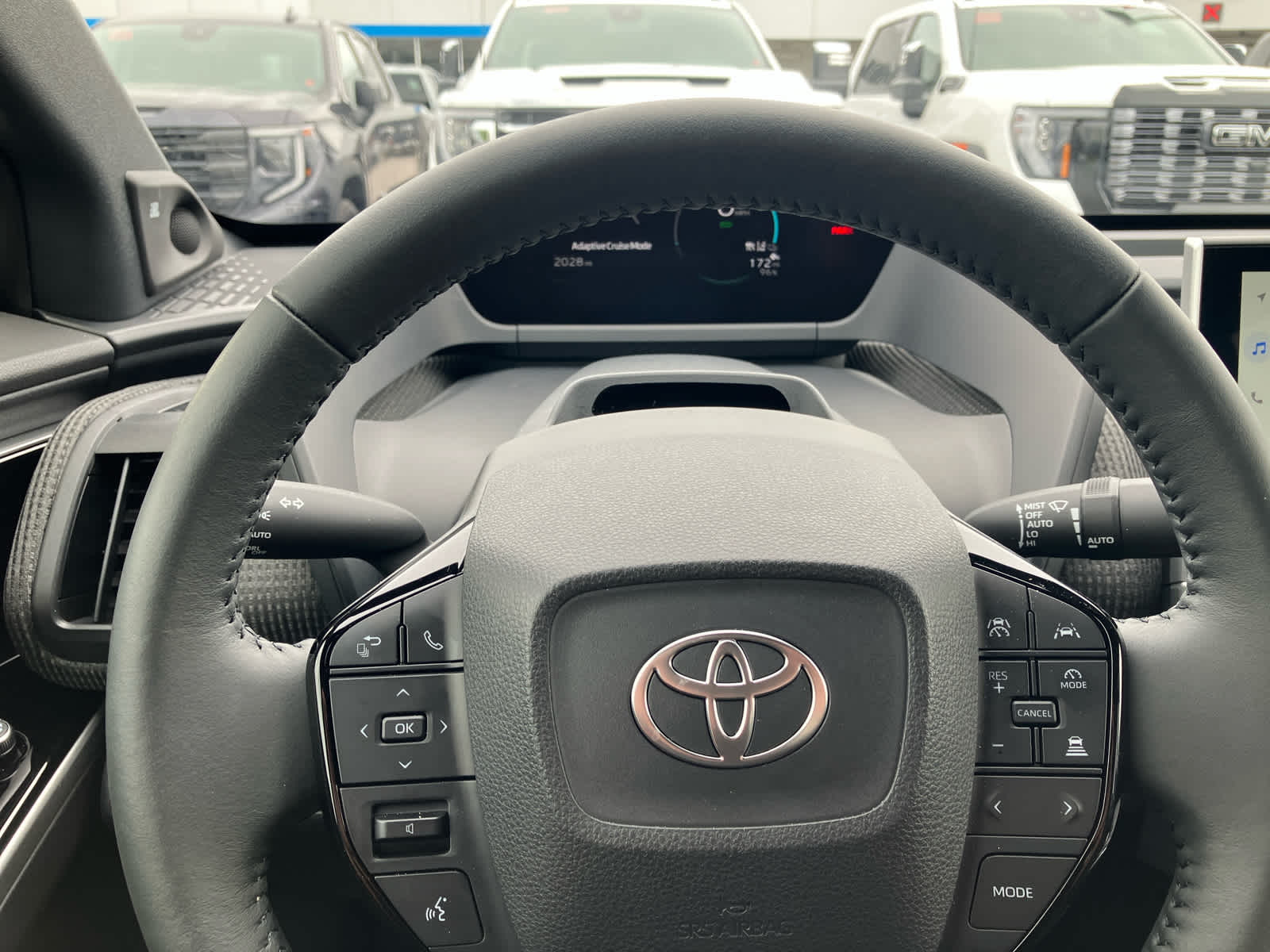 Vehicle image 14 of 38