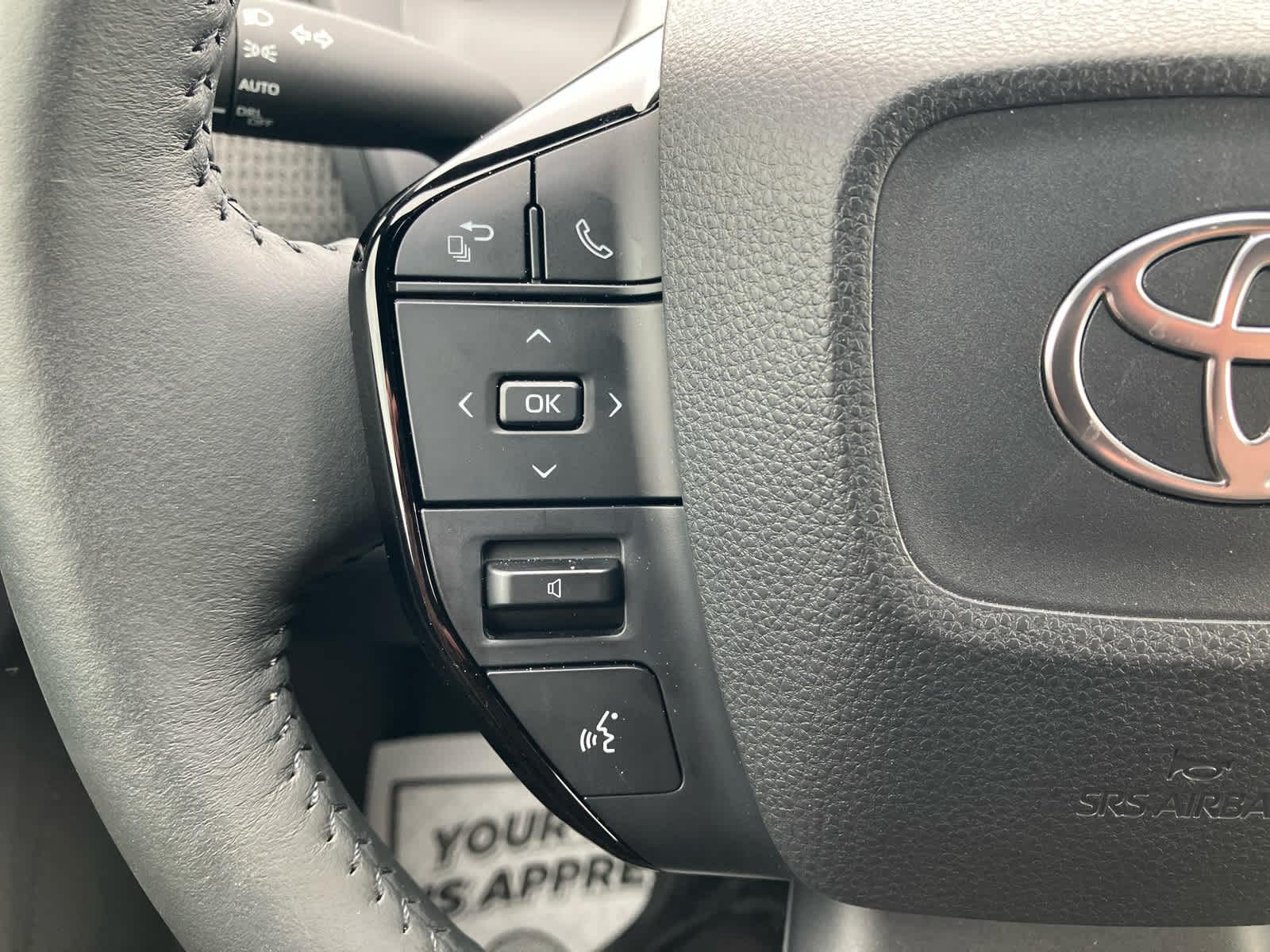 Vehicle image 16 of 38