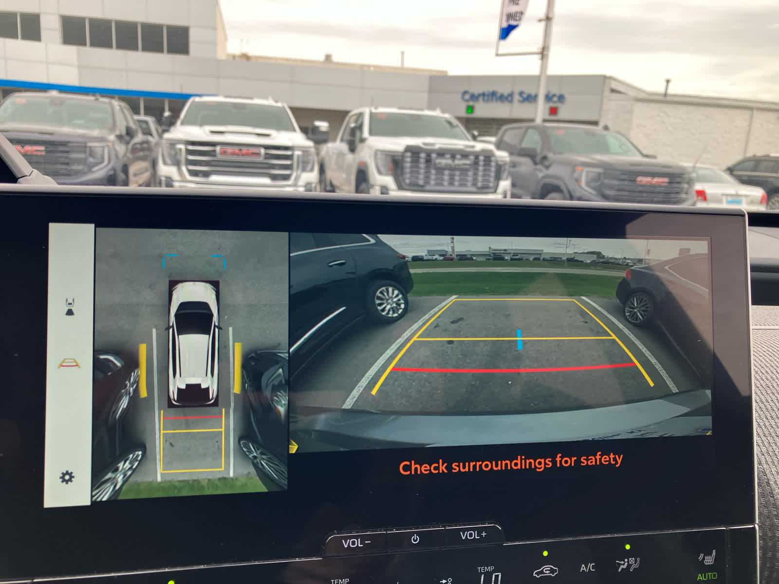 Vehicle image 21 of 38
