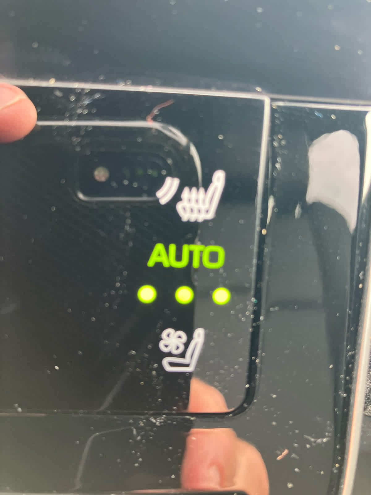 Vehicle image 27 of 38