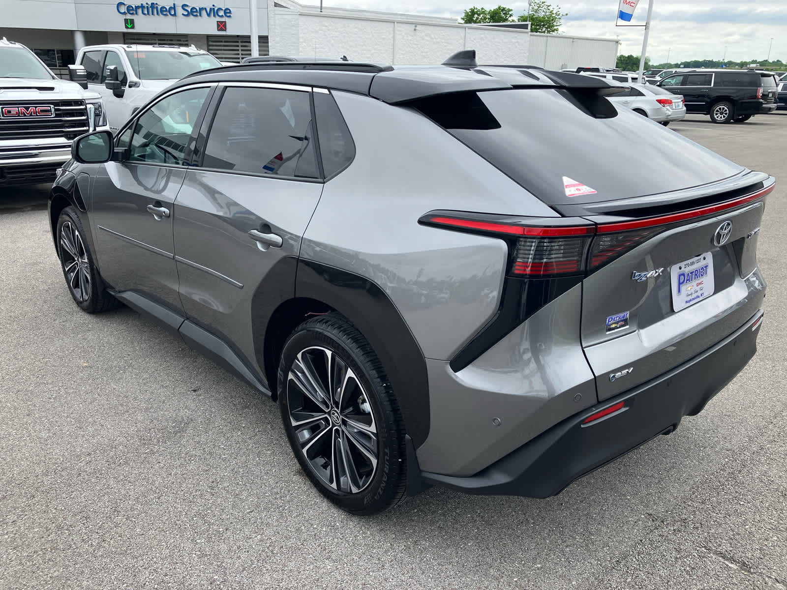 Vehicle image 7 of 38