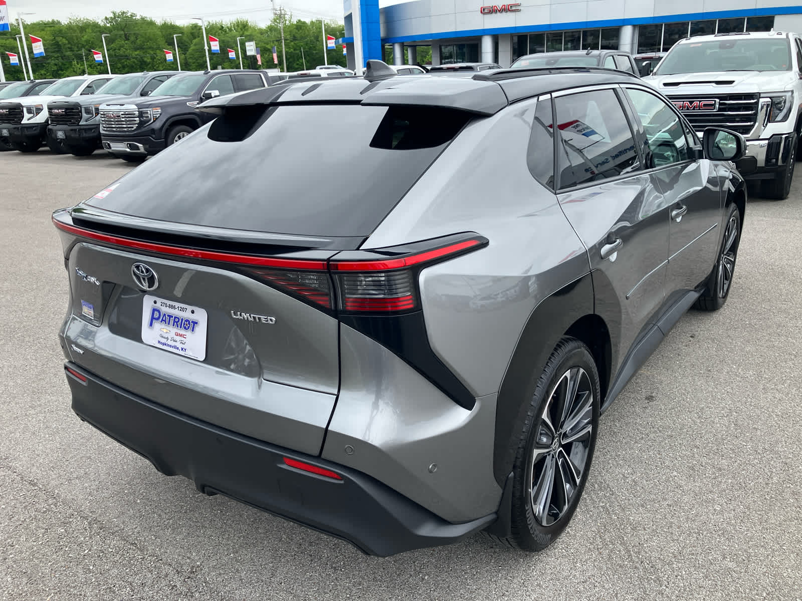 Vehicle image 5 of 38