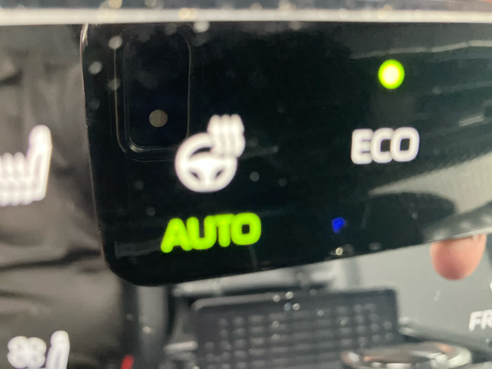 Vehicle image 26 of 38