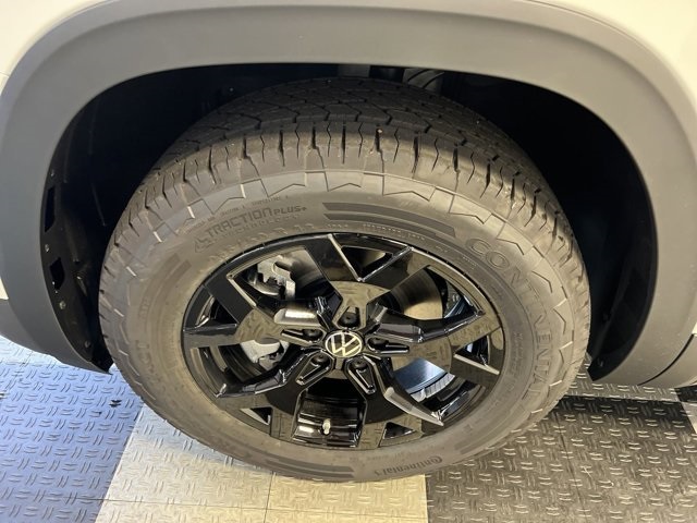 Vehicle image 9 of 22