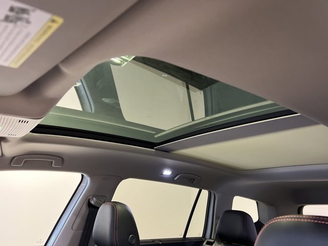 Vehicle image 21 of 22