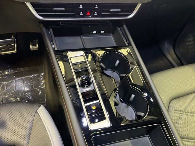 Vehicle image 20 of 22
