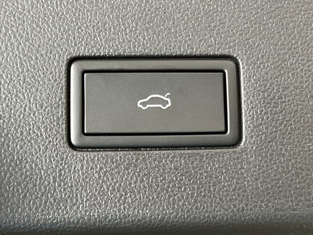 Vehicle image 6 of 22